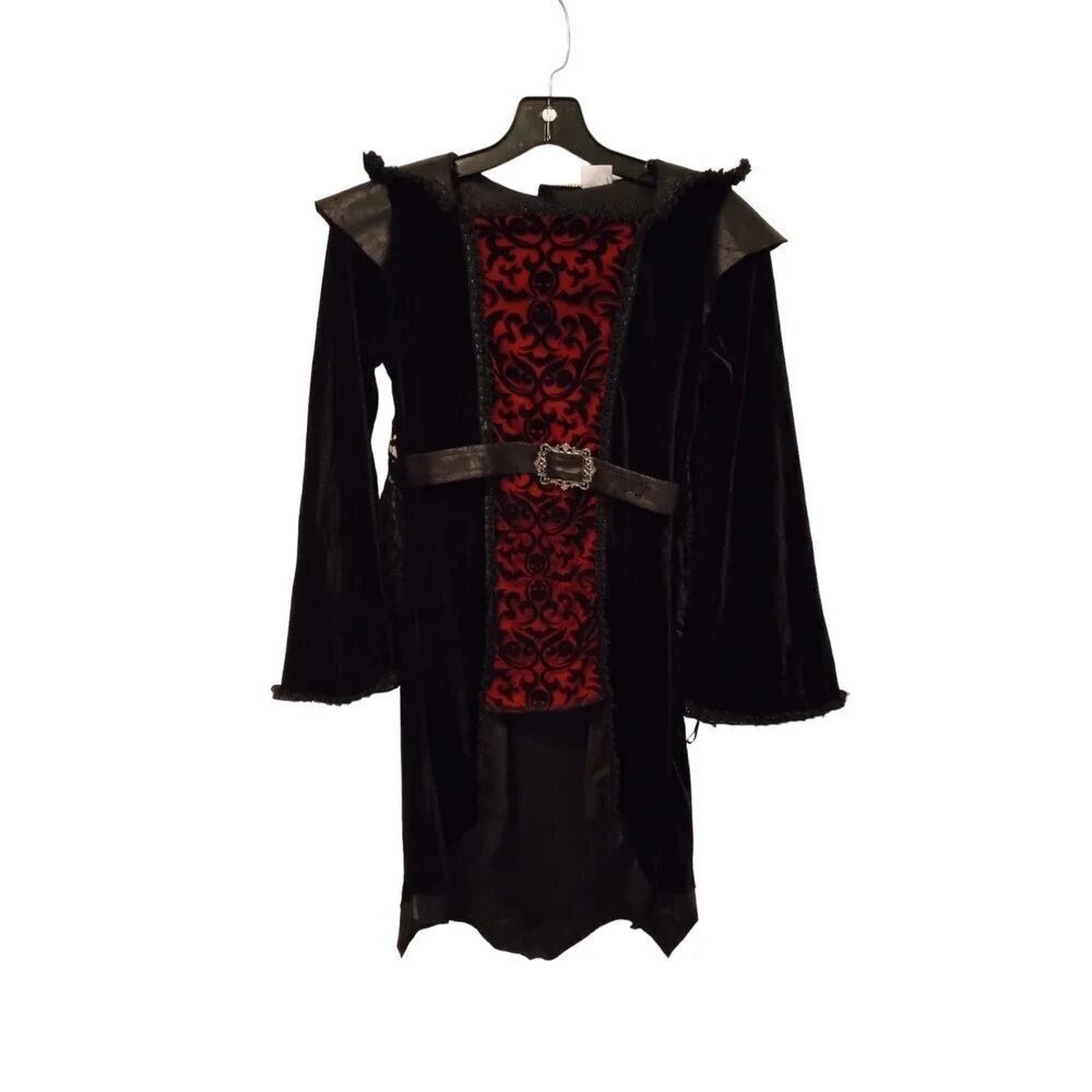 Spirit Halloween Youth‎ Vampire costume